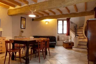 Image de **Ravissante maison de ville avec extérieur**