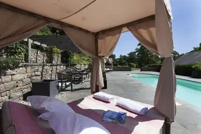 Luxe Peak District Cottage dans 5 hectares, piscine privée, à 2 miles de Ashbourne
