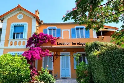 Image de 1er étage dans Villa de caractère à 50 m de la plage  des Sablettes - Climatisé