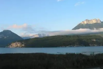 Image de Saint Jorioz: Maison de caractère au bord du lac d' Annecy