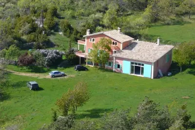 Image de Grande maison d'artiste en pleine nature, site d'exception