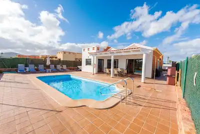 Image de Villa avec piscine et Wifi située sur le golf de Caleta De Fuste