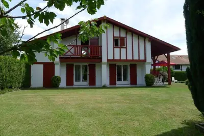Image de Maison avec jardin et piscine proche plage