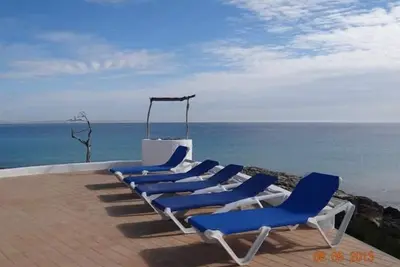Image de Grande maison au bord de la mer