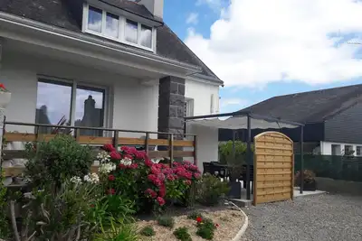 Image de A 300 m des plages, du port, du centre de Beg Meil, maison avec un jardin clos