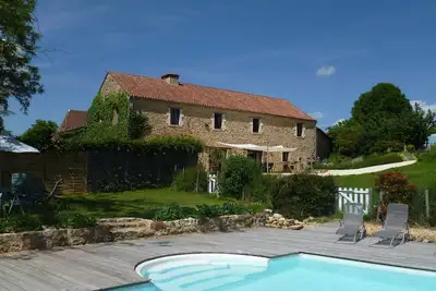 Image de Grand gîte pour 12 avec piscine privée au calme, au coeur du Perigord noir