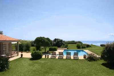 Image de Un lieu d’exception! Vue et accès directs sur la mer
