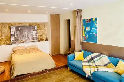 Image de Grand et Beau studio Ă Meze a 100m des Plages et du port
