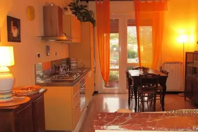Image de Appartement de trois pièces avec balcon, large vue sur les collines, proche du centre et de la mer