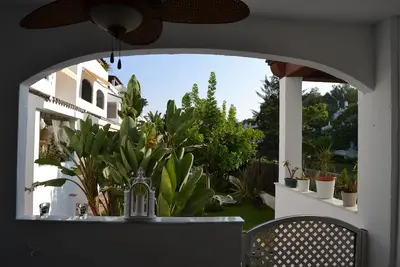 Image de Profitez d'un parcours de golf et de la plage Ă Golden Beach, Elviria