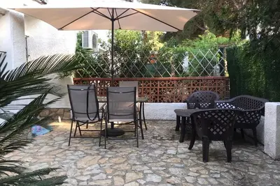 Maison avec jardin, wifi très proche de la plage