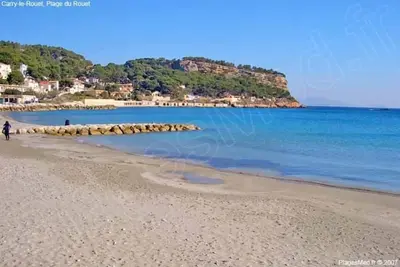 Image de accès calanques, vue mer, plage de sable, plage pour chiens à pieds de la maison