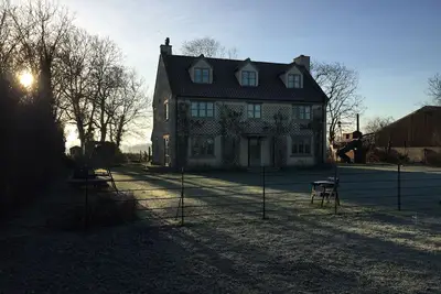 Image de Secluded Luxury Character ferme sur les niveaux Somerset.