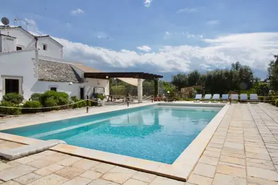 Image de Ferme du 16ème siècle magnifiquement restaurée avec grande piscine privée