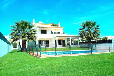 Bord de mer Villa de luxe moderne 50m de la plage Gale, vue sur la mer, wifi, cl