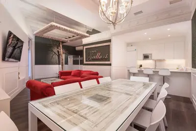 Image de Design et confort à proximité de la Rambla