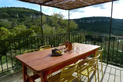 Maison de charme, Vue Magnifique sur le Luberon, Terrasse Panoramique, Jardins