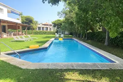 Image de Villa Sitges Abu-Lia Ă 3 min. Ă pied des plages. Jardin\/Terrasse extraordinaire!