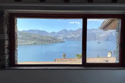 Image de Grenier Spacieux Avec Piscine Et Belle Vue Sur Le Lac