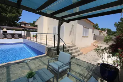 Image de Casa Pol, Idéal pour vos vacances, proche de la mer, wifi gratuit, air climatisé en option, piscine privée, animeaux de compagnie autorisés, plage pour chiens