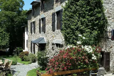 Image de Très grande maison cantalienne de 1851 avec piscine privée