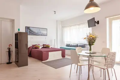 Image de Chez Mapi à San Pietro, un espace ouvert moderne et lumineux pour 2/3 personnes