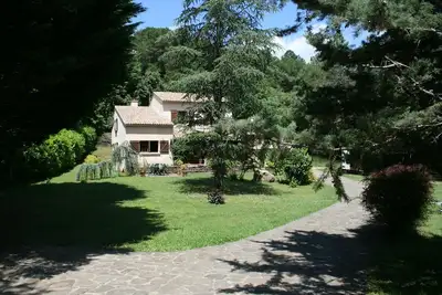 Image de Gîte confortable dans un cadre naturel privé \/ piscine privée \/ grand jardin