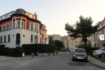 Image de Chez vous, dans un havre de paix, à 5 min du métro Hankar & 15 min du centre