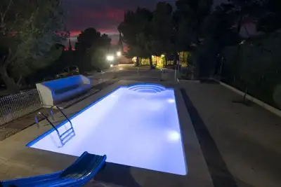 Image de Casa Cervera, Idéal pour vos vacances, proche de la mer, wifi gratuit, air climatisé en option, piscine privée, animeaux de compagnie autorisés, plage pour chiens