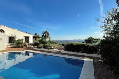 Image de Terrain de 7600 m2 avec piscine privée et vue magnifique sur le lac Vinuela