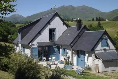 Image de Jolie maison en bois à 1200 m, tout confort, au cœur des Pyrénées avec situation exceptionnelle