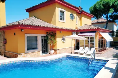 Image de Villa de 6 chambres sur la plage du port avec wifi, piscine, barbecue