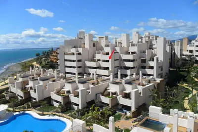 Image de Bahia Beach Front Apartment - Près de Marbella - WiFi gratuit