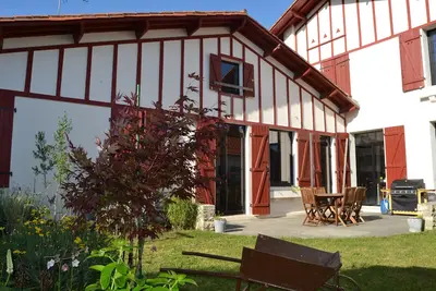 Image de Maison avec jardin, Centre La Rochelle (Location)