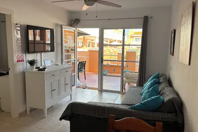 Image de Appartement de 2 chambres dans le complexe recherché d'Esmeralda Caleta de