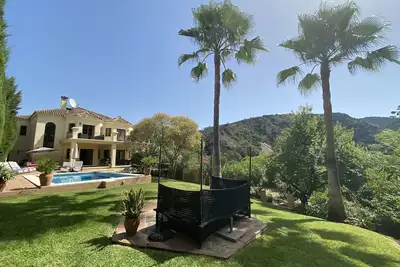 Image de Villa privée exceptionnelle dans un charmant village, piscine chauffée, climatisation,
