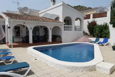 Image de Près du village d'El Capistrano - Piscine privée - Situation calme avec parking privé