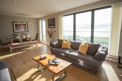 Image de Ocean View House, Superbe propriété de 4 chambres située sur la côte sud, Dorset.