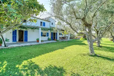 Image de Villa conviviale et calme idéale pour les petites familles, avec piscine privée et WiFi