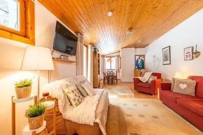 Image de 7 lits, 3 chambres, 2. 5 salles de bain, immense balcon, 30m des pistes, calme, 1km ville