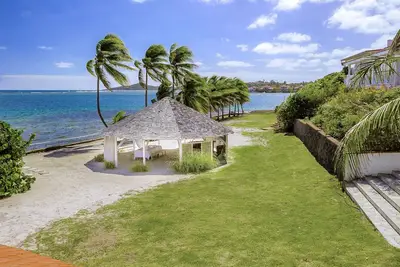 Image de Bungalow Blue Paradise sur la mer, ponton et plage privés