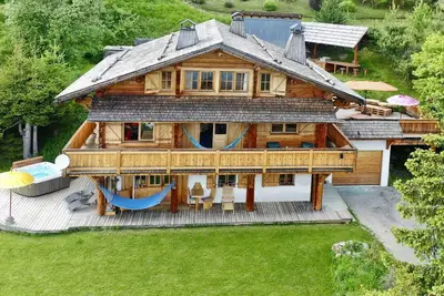 Image de Grand chalet confort 4* Jacuzzi, conception bioclimatique, panorama Magnifique!
