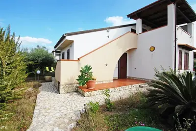 Image de Villecefalu. Véranda, terrasse, 3 chambres, 3 salles de bains.
