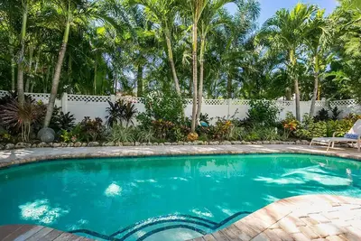 Image de Unique Beach House with Private Heated Pool set in a Tropical Garden