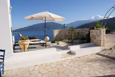 Image de Superbe villa de luxe avec piscine privée et vue panoramique sur la mer