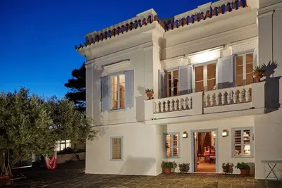 Image de 19e siècle maison sur la colline de Artemonas