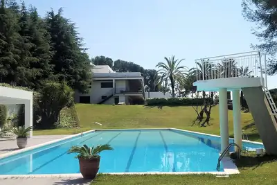Image de Villa pour 24-28 pax, vues sur la mer, A/C, terrain de foot proche de Barcelone