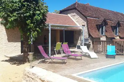 Image de Gîte Quercynois  climatisé avec piscine chauffée et jacuzzi.