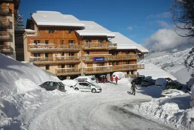 Image de Fantastic new apartment sleeping 9 people with stunning views of Mont