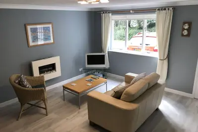 Image de Appartement confortable avec parking et jardin patio, situation tranquille près de la rivière